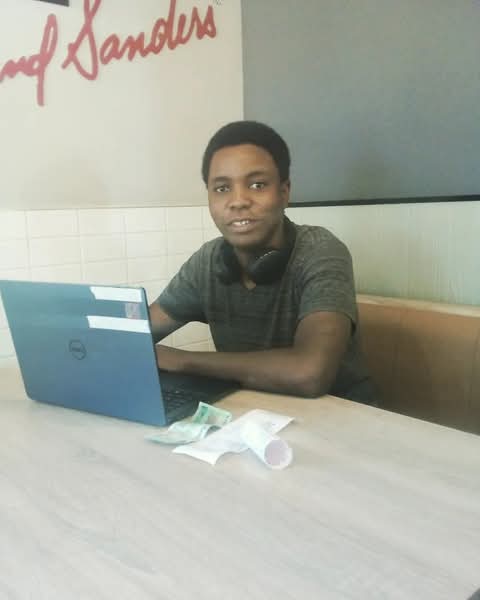 Darwin Chapuswike working at KFC in 2023